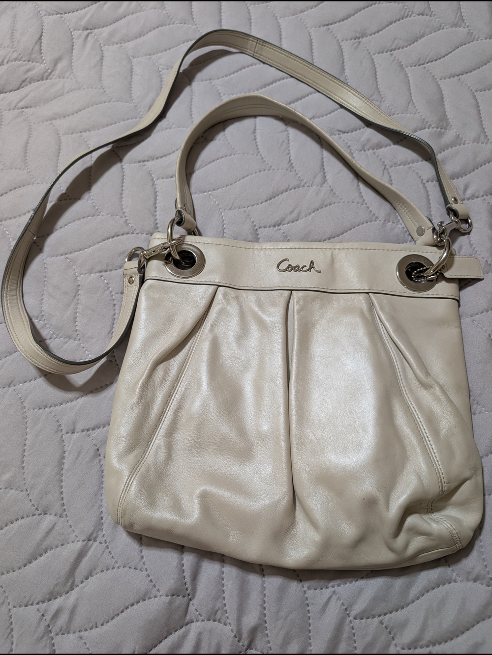 Coach Ashley Hippie / Hobo Bag in White Pearl